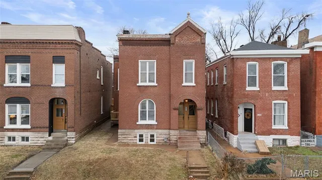 $399,000 | 6823 Minnesota Avenue, St. Louis, MO 63111