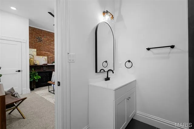 $399,000 | 6823 Minnesota Avenue, St. Louis, MO 63111