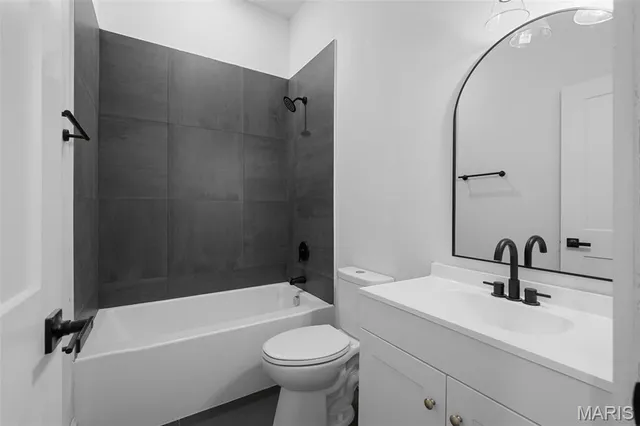 $399,000 | 6823 Minnesota Avenue, St. Louis, MO 63111