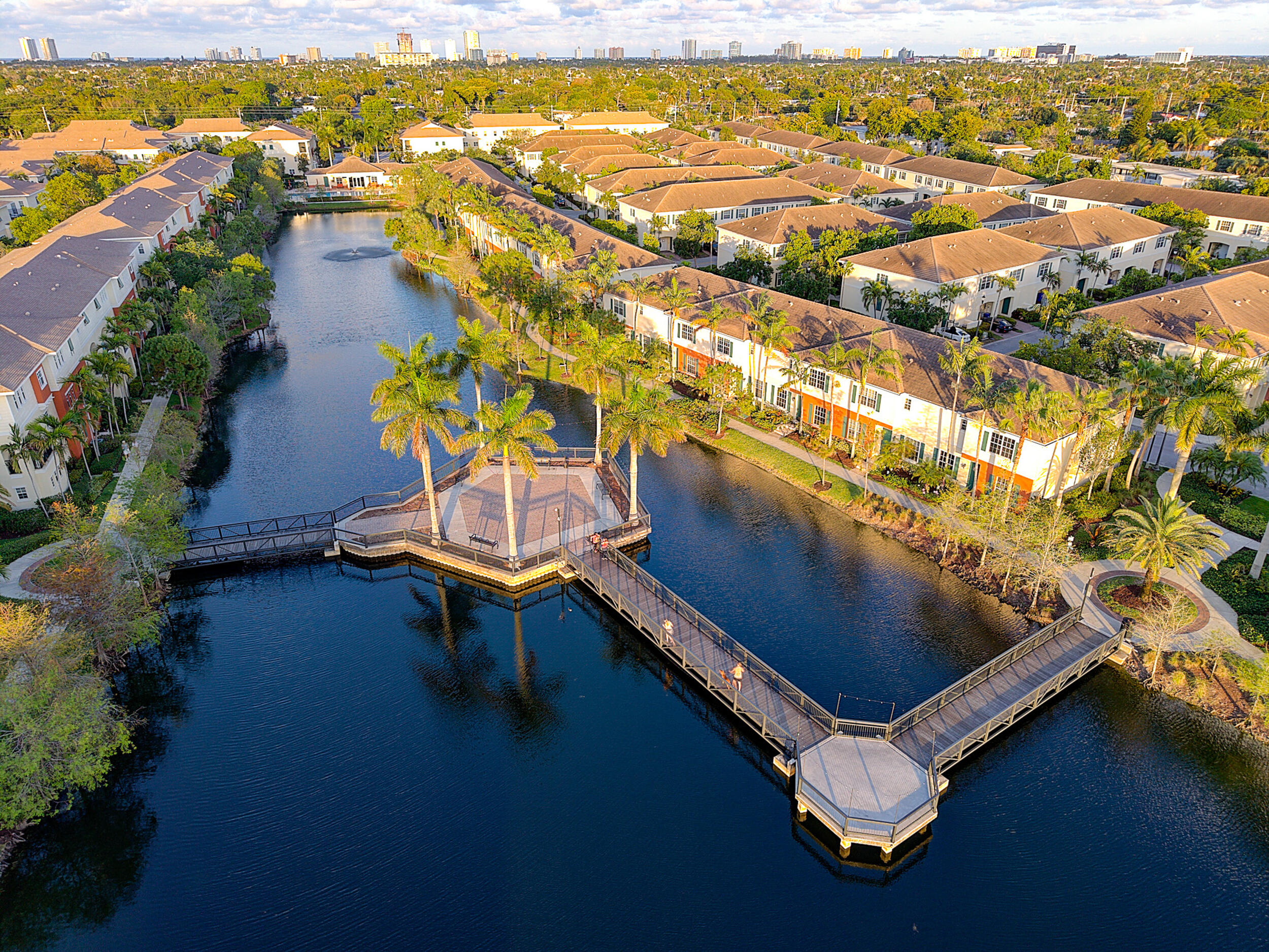 704 Southwest 2nd Way Pompano Beach, FL 33060 - Photo 3 of 34 27
