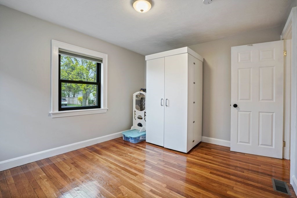 10 Ellery Road Waltham, MA 02453 - Photo 12 of 24 Gallery Image 12