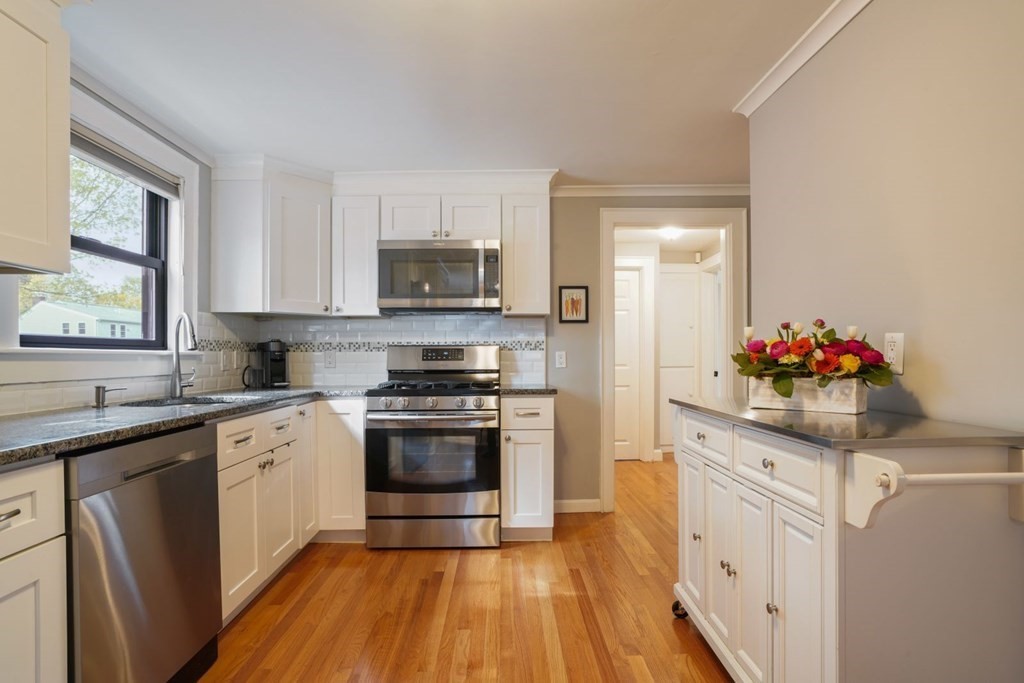 10 Ellery Road Waltham, MA 02453 - Photo 7 of 24 Gallery Image 7