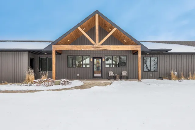 $875,000 | 5280 O Rielly Road, Omro, WI 54963