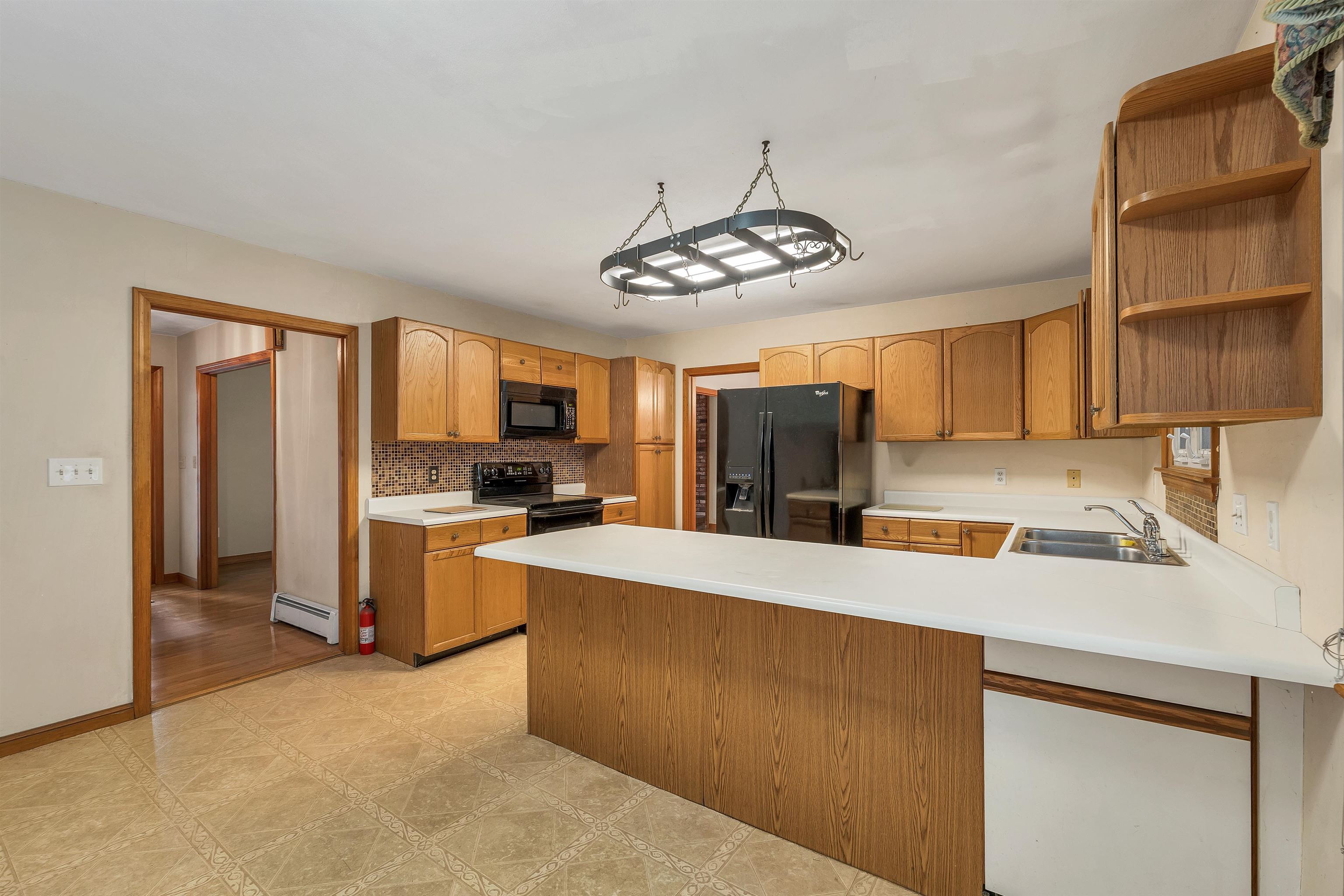 11 Teague Drive Salem, NH 03079 - Photo 20 of 33