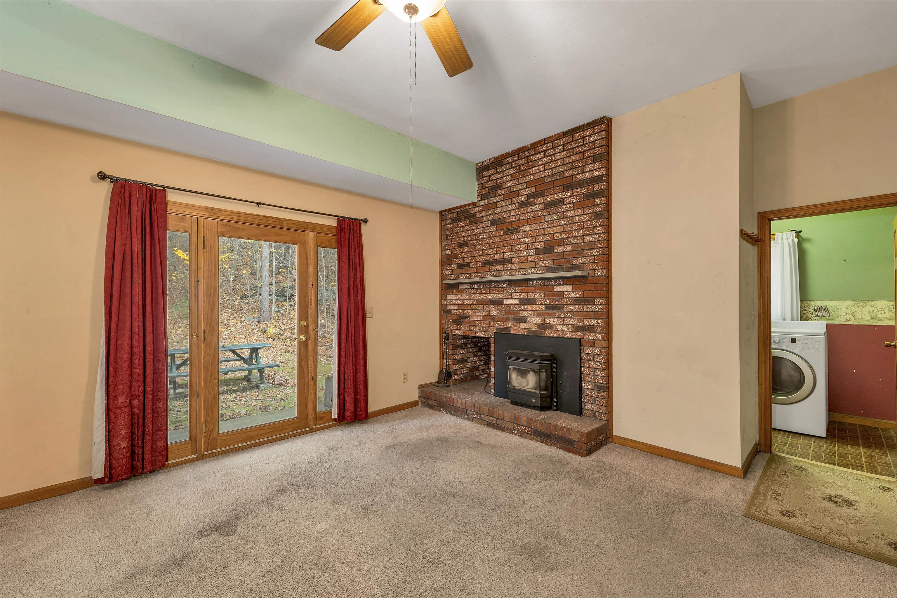 11 Teague Drive Salem, NH 03079 - Photo 23 of 33