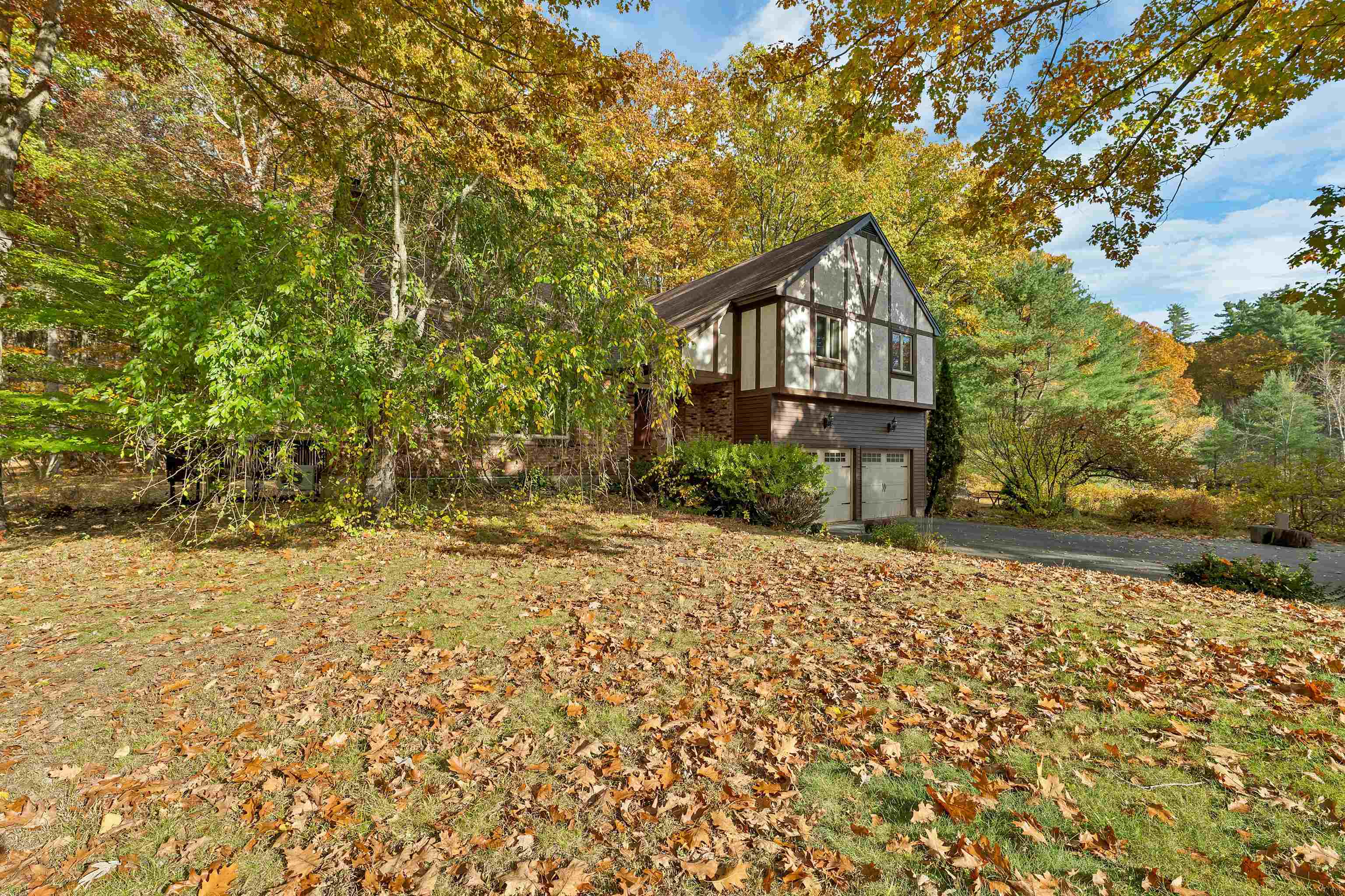 11 Teague Drive Salem, NH 03079 - Photo 4 of 33