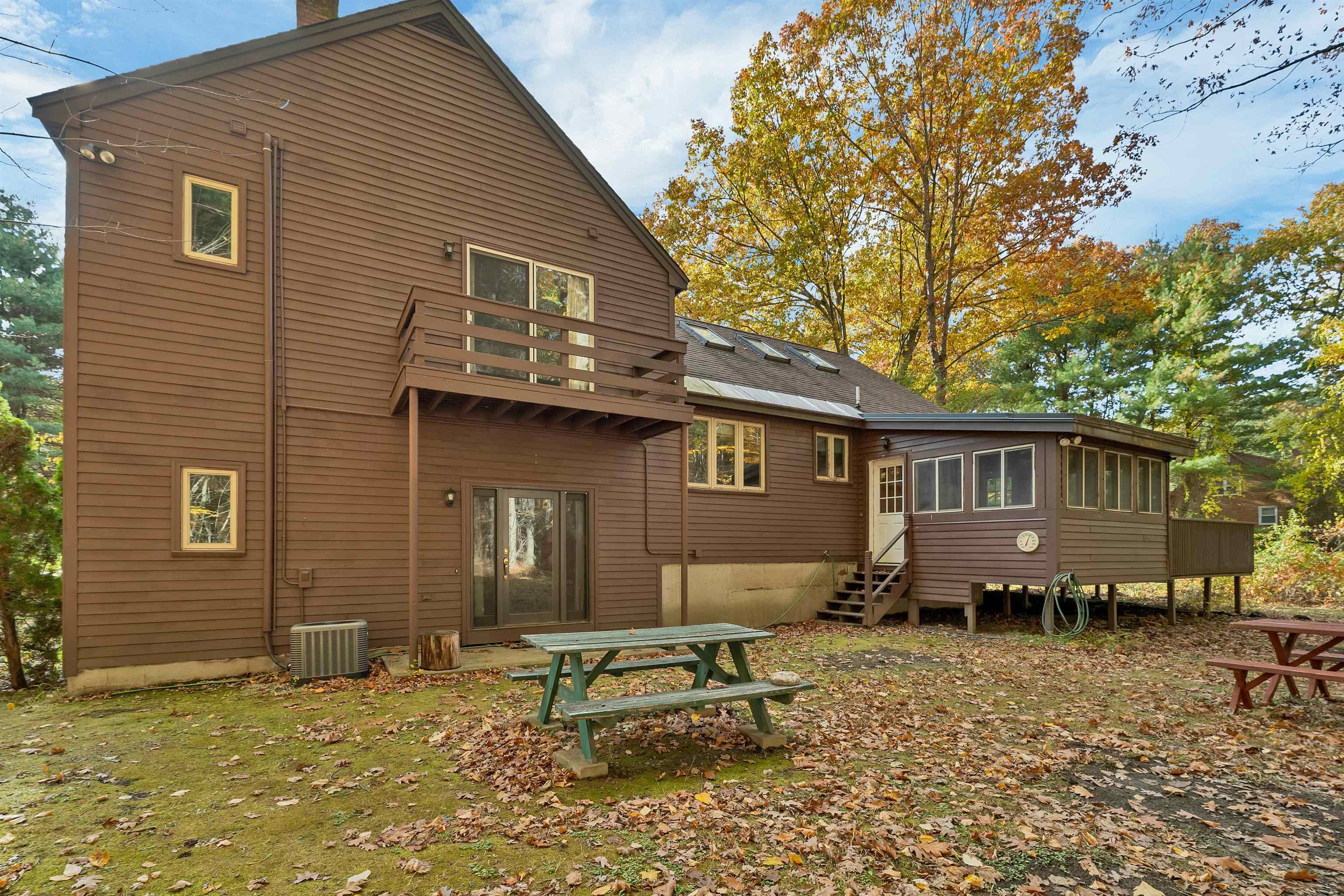 11 Teague Drive Salem, NH 03079 - Photo 9 of 33