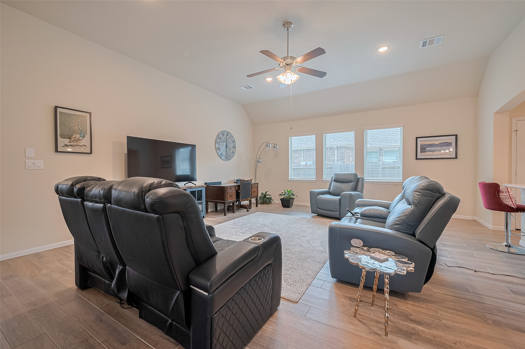 5802 Ashland Lane Pasadena, TX 77505 - Photo 11 of 50 a living room with furniture and a window