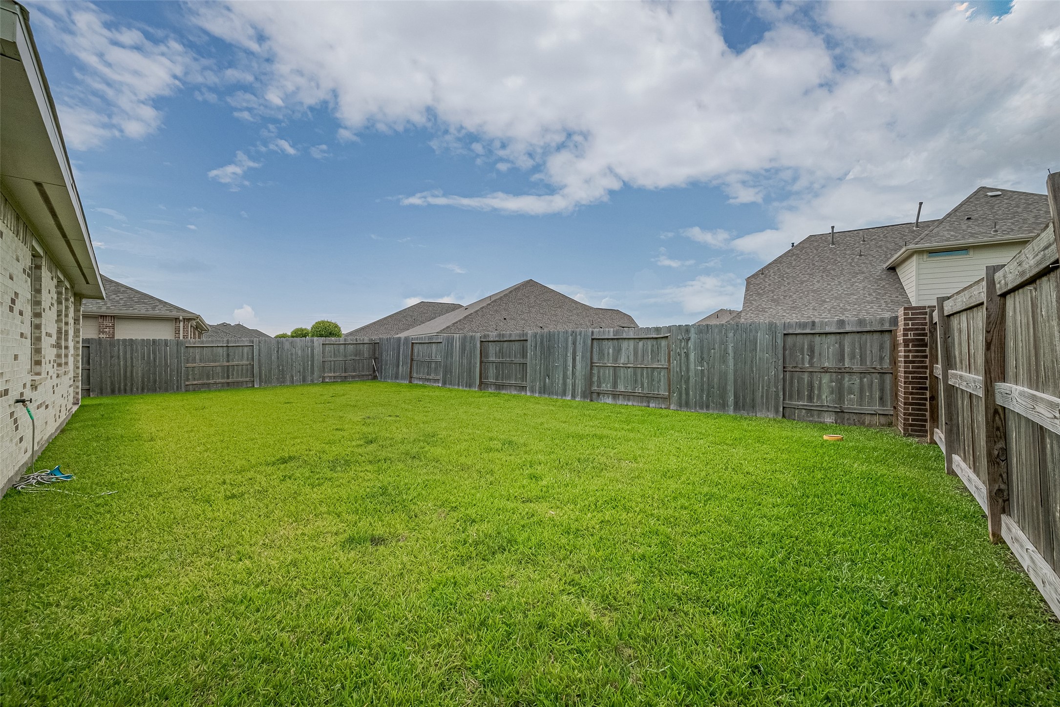 5802 Ashland Lane Pasadena, TX 77505 - Photo 45 of 50 a view of a backyard