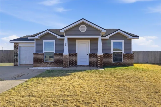 $190,000 | 1209 East 21st Street, Wolfforth, TX 79382