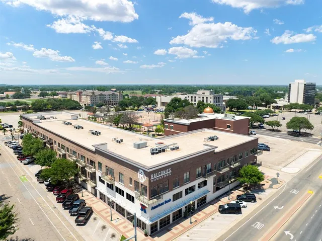 $399,900 | 330 Austin Avenue, Unit 321, Waco, TX 76701