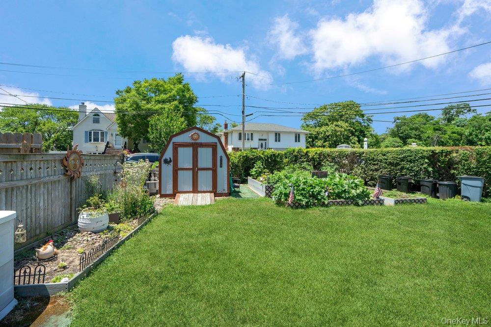 76 Alton Road Babylon, NY 11702 - Photo 29 of 31