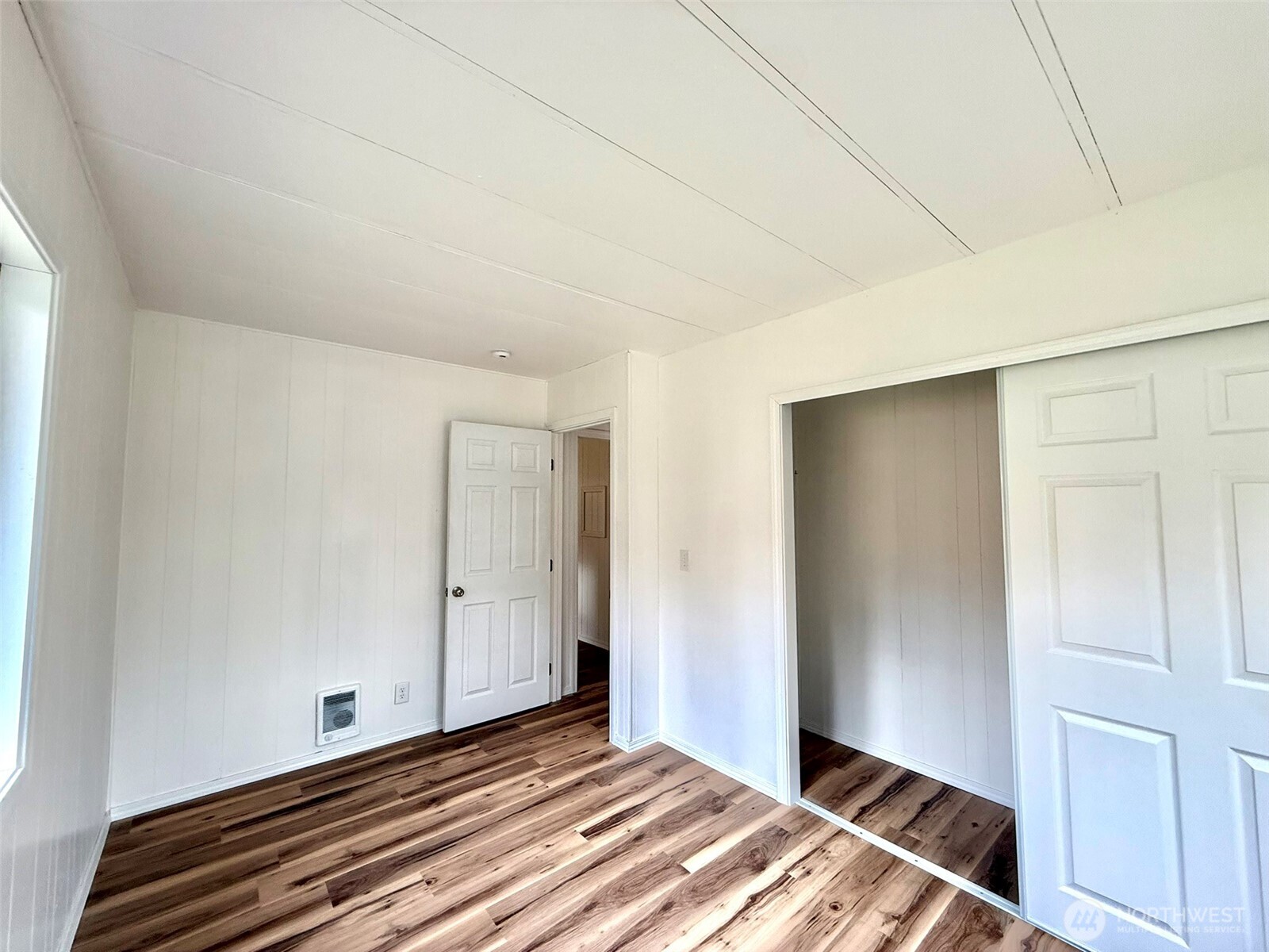 22513 South Forest Loop Road Granite Falls, WA 98252 - Photo 25 of 39 a view of an empty room