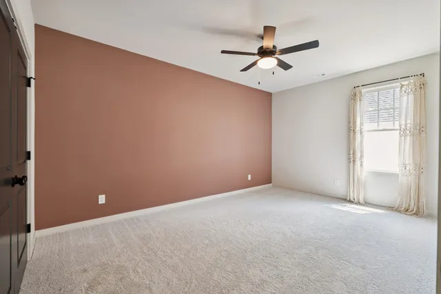 a picture of a white building