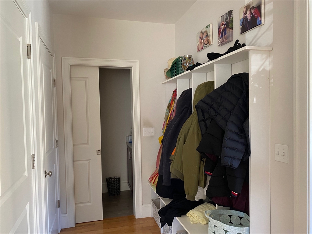 896 Chestnut Street, Unit 896 Waban, MA 02468 - Photo 5 of 17