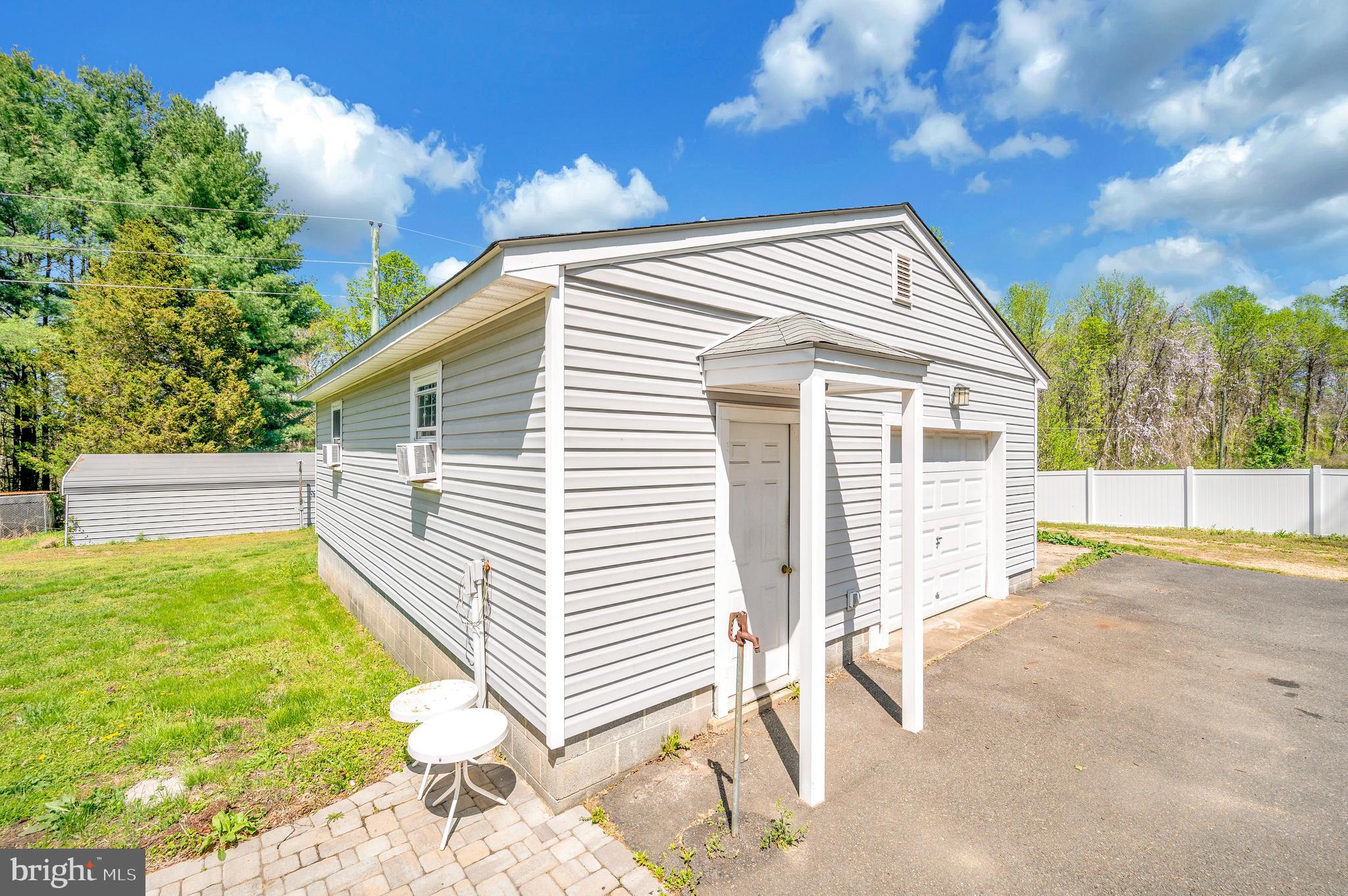 1379 Williams Farm Road King George, VA 22485 - Photo 43 of 69 garage with office