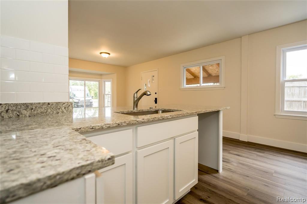 680 East Auburn Road Rochester Hills, MI 48307 - Photo 6 of 50