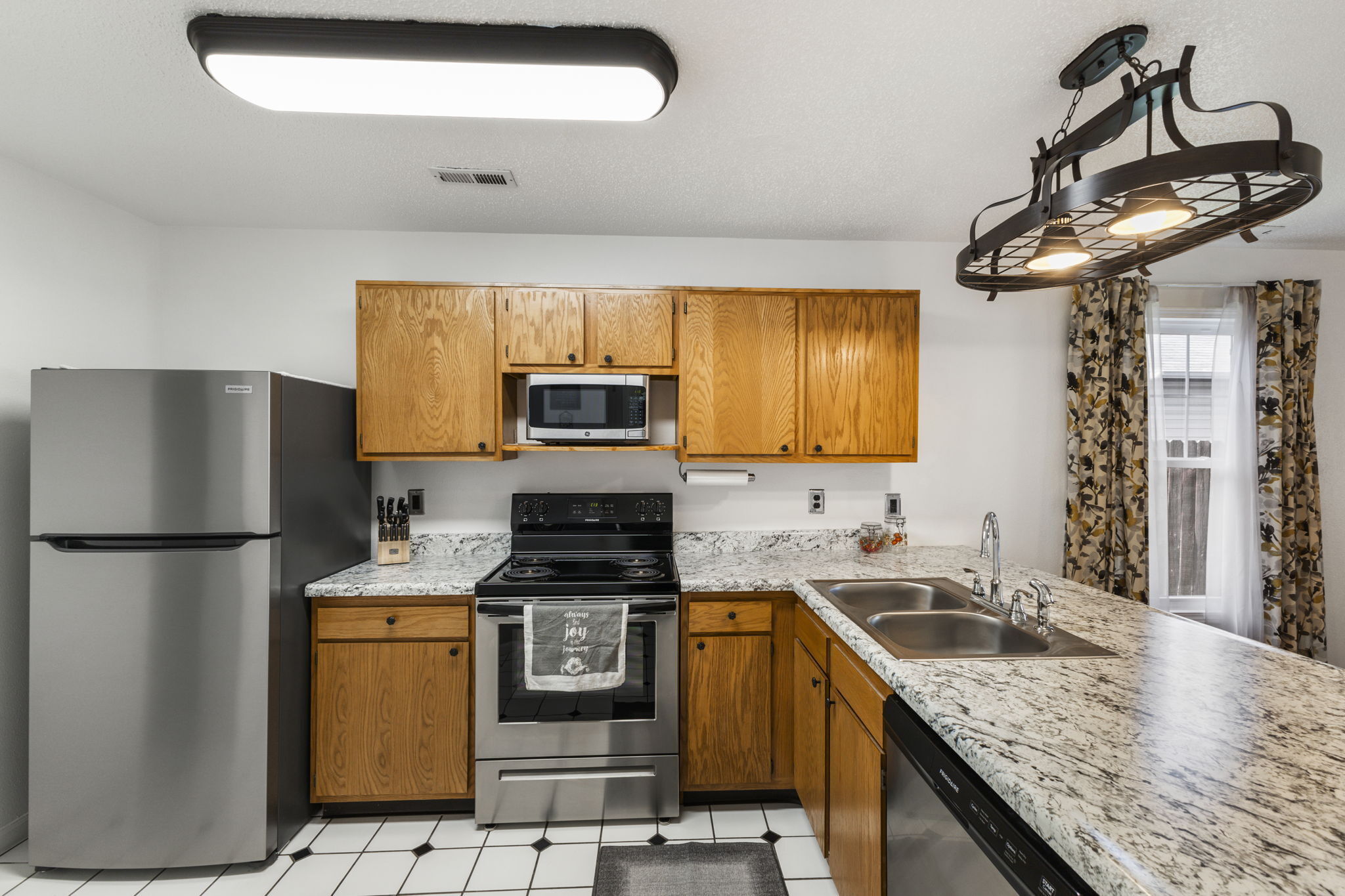 5114 Sandy Forge Drive Indianapolis, IN 46221 - Photo 10 of 28