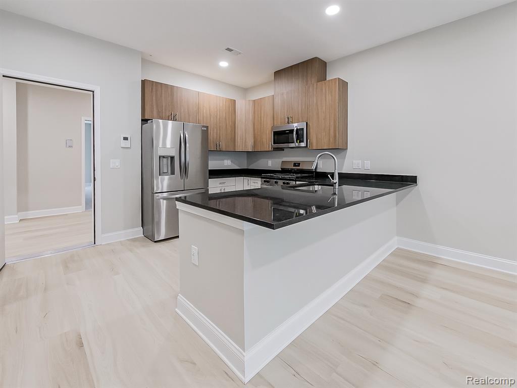31480 Warren Road, Unit 302 Westland, MI 48185 - Photo 4 of 33