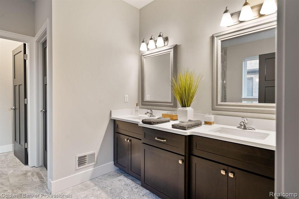 1012 Birkshire Ridge Rochester Hills, MI 48307 - Photo 27 of 36