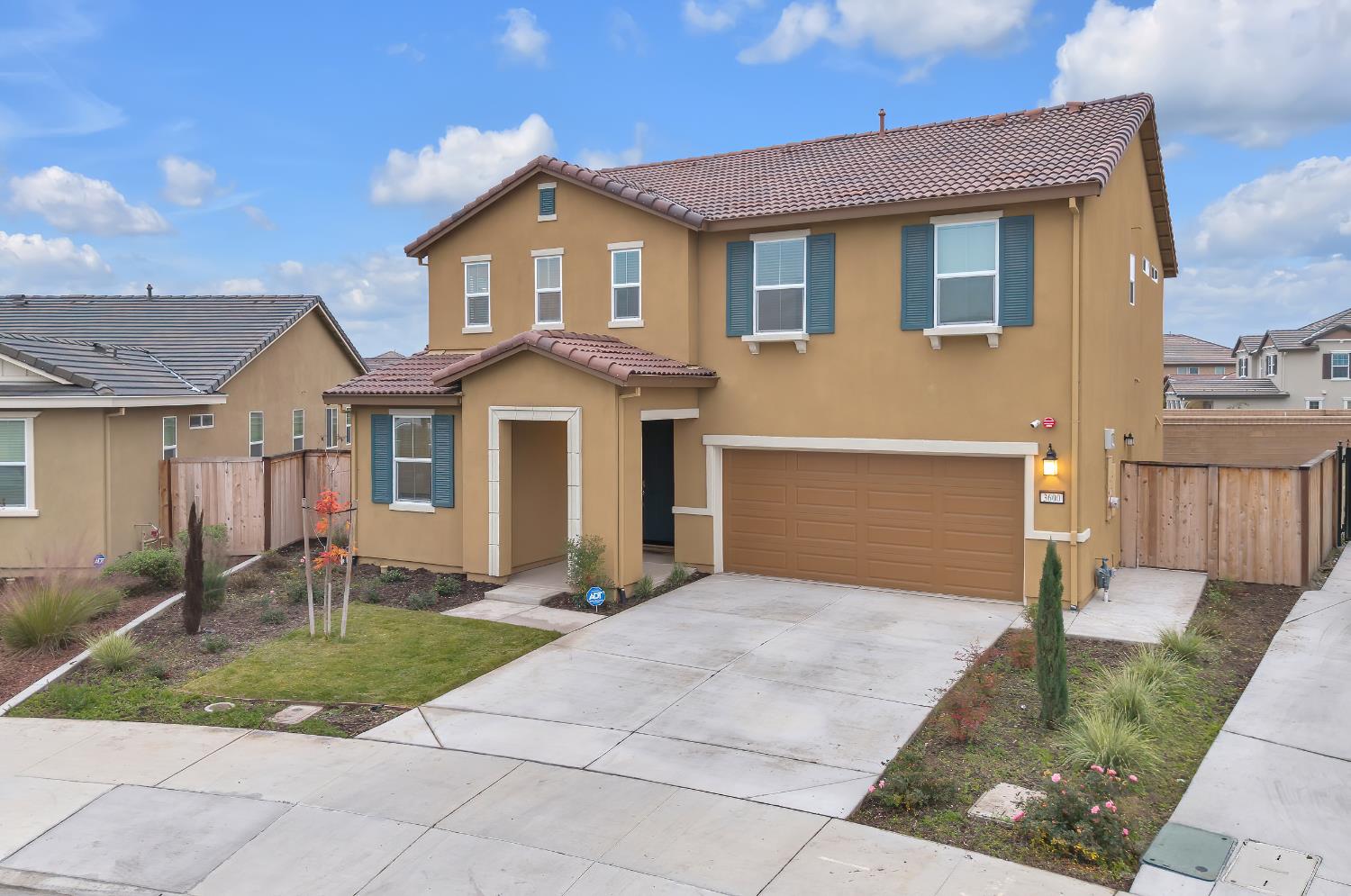 3600 Pride Way Stockton, CA 95212 - Photo 47 of 50 a front view of a house with garden