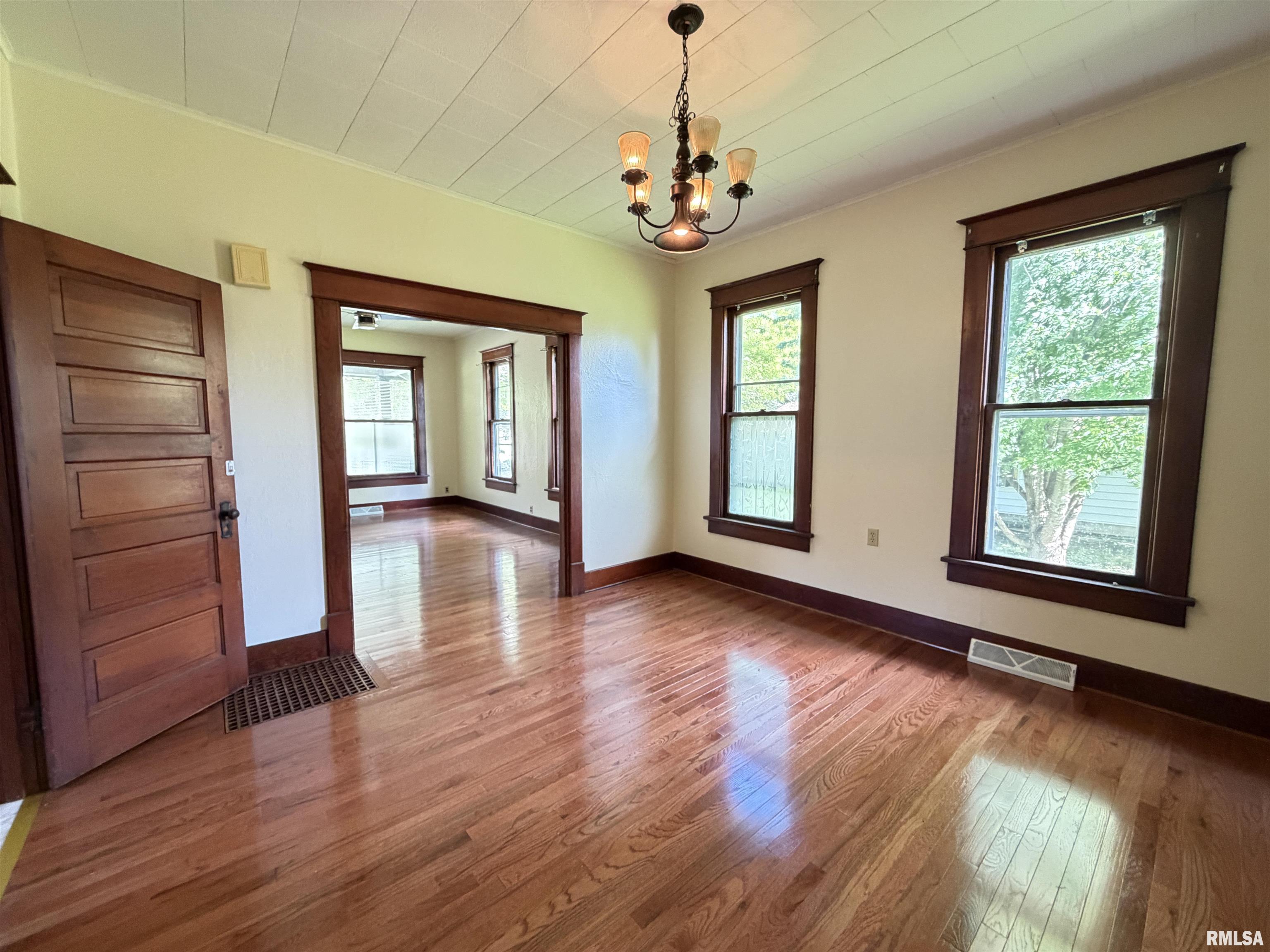 215 South Fulton Street Avon, IL 61415 - Photo 18 of 25