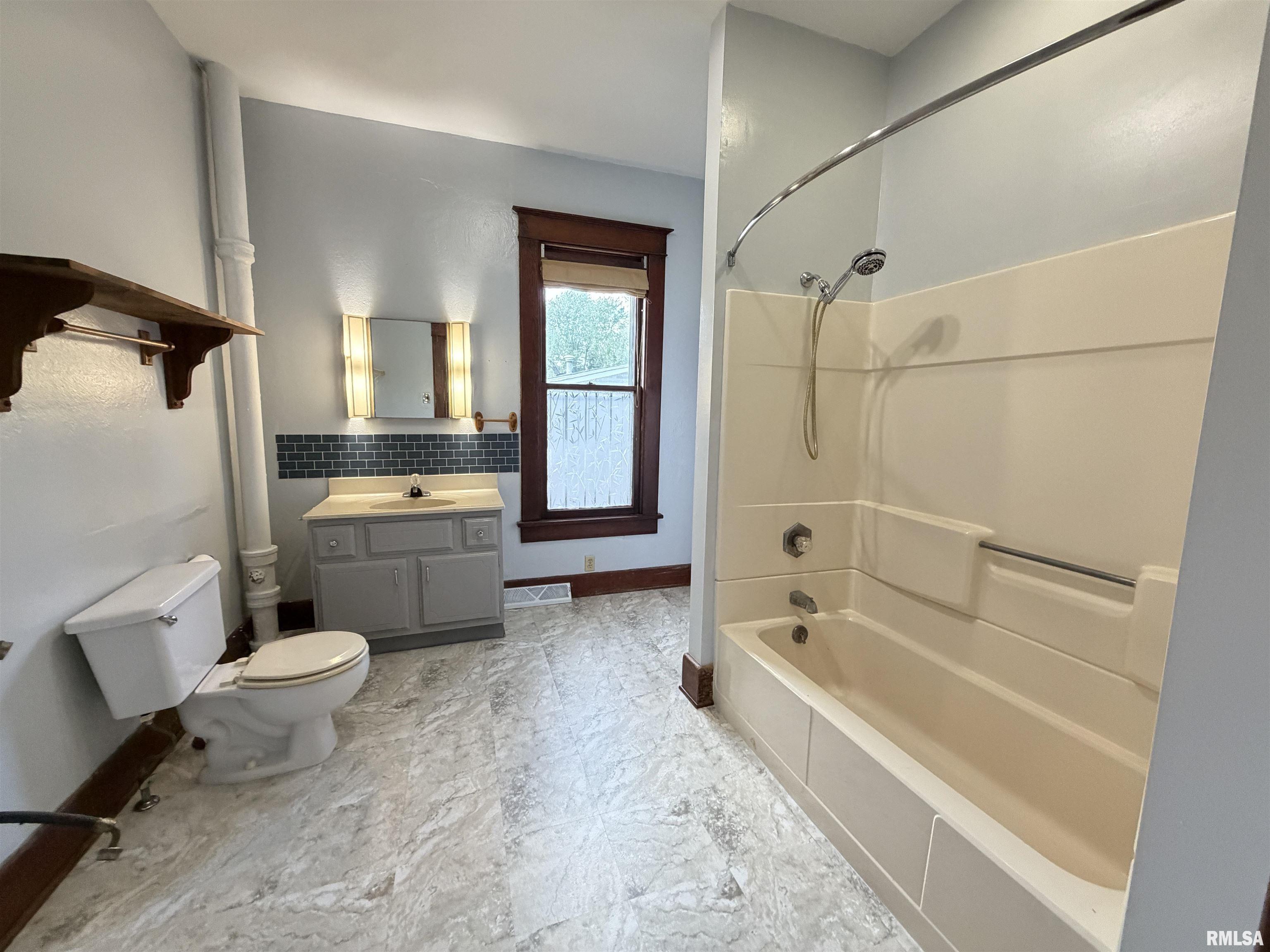 215 South Fulton Street Avon, IL 61415 - Photo 19 of 25