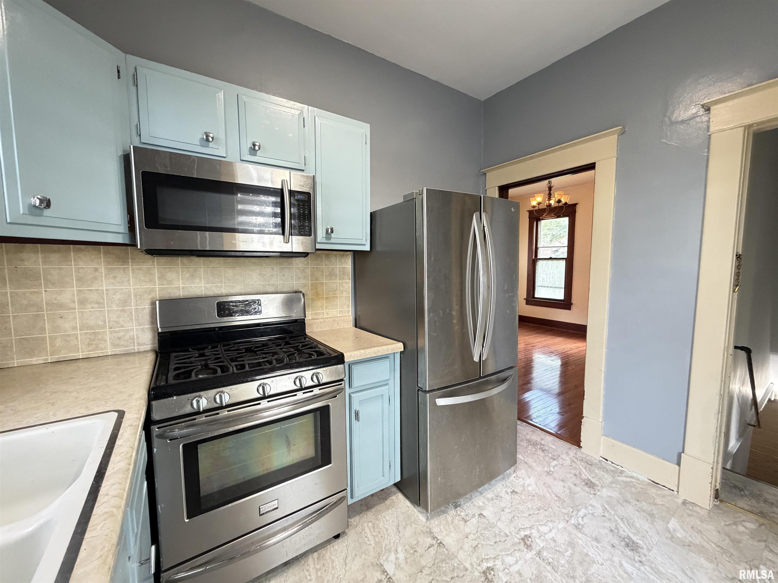 215 South Fulton Street Avon, IL 61415 - Photo 23 of 25