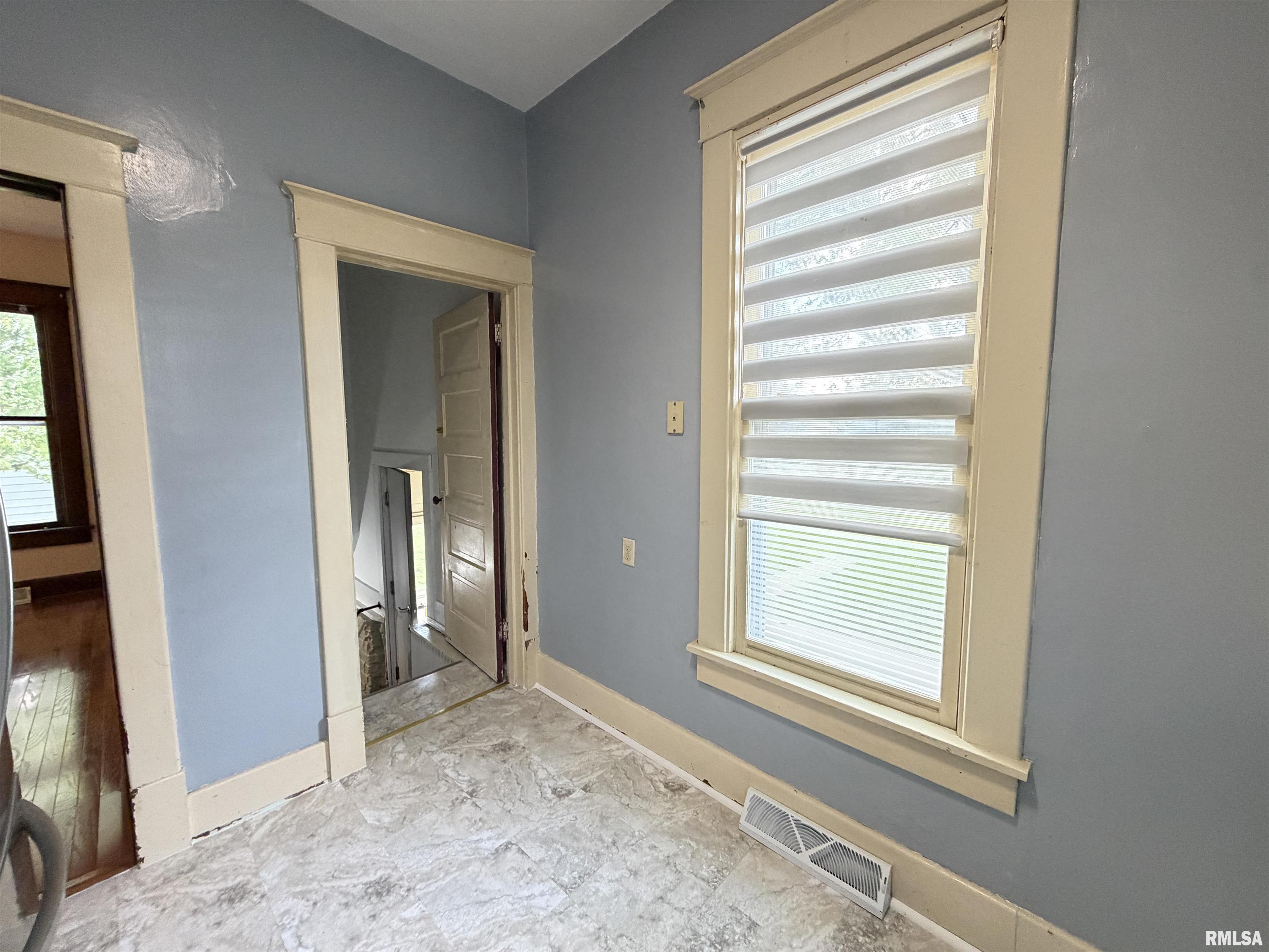 215 South Fulton Street Avon, IL 61415 - Photo 24 of 25