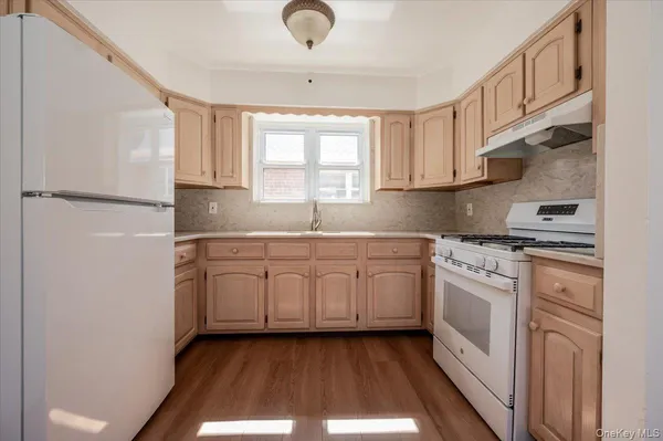 $3,500 | 3166 Spencer Drive | Country Club