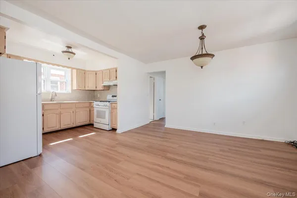 $3,500 | 3166 Spencer Drive | Country Club