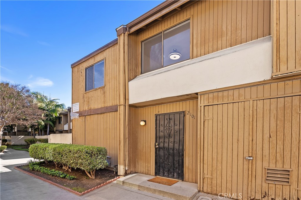 1381 South Walnut Street, Unit 2101 Anaheim, CA 92802 - Photo 2 of 29 Exterior with security screen door