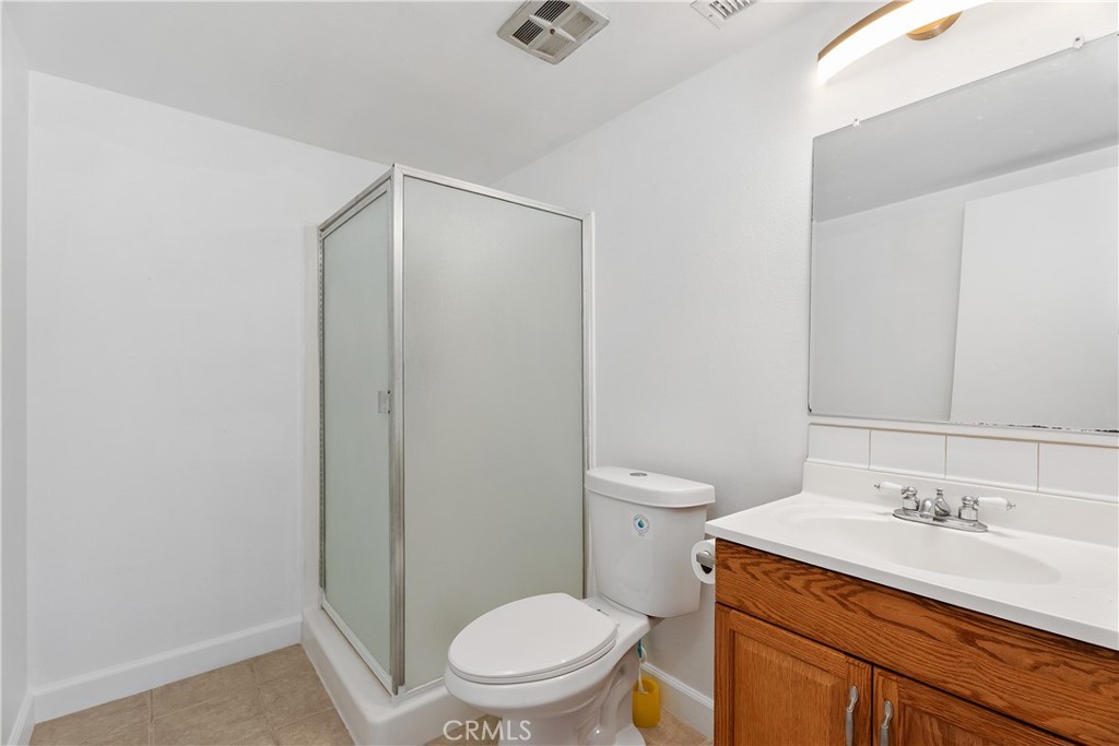 1381 South Walnut Street, Unit 2101 Anaheim, CA 92802 - Photo 22 of 29 Primary ensuite bathroom