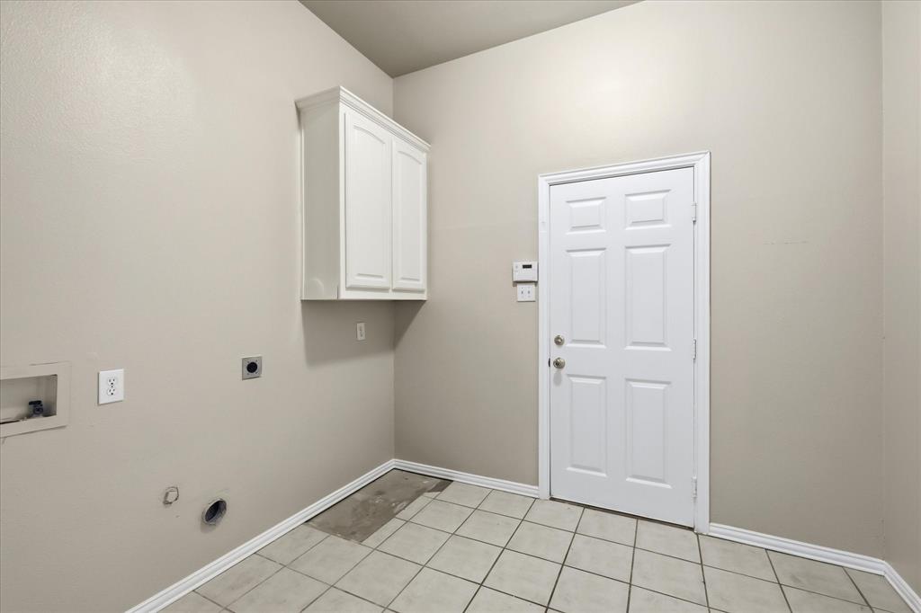 944 Hedgcoxe Road Plano, TX 75025 - Photo 33 of 40