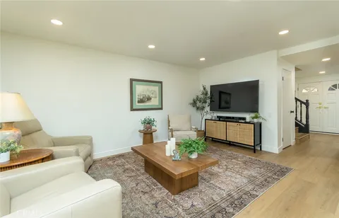 $1,425,000 | 720 Starlight Heights Drive, La Canada Flintridge, CA 91011