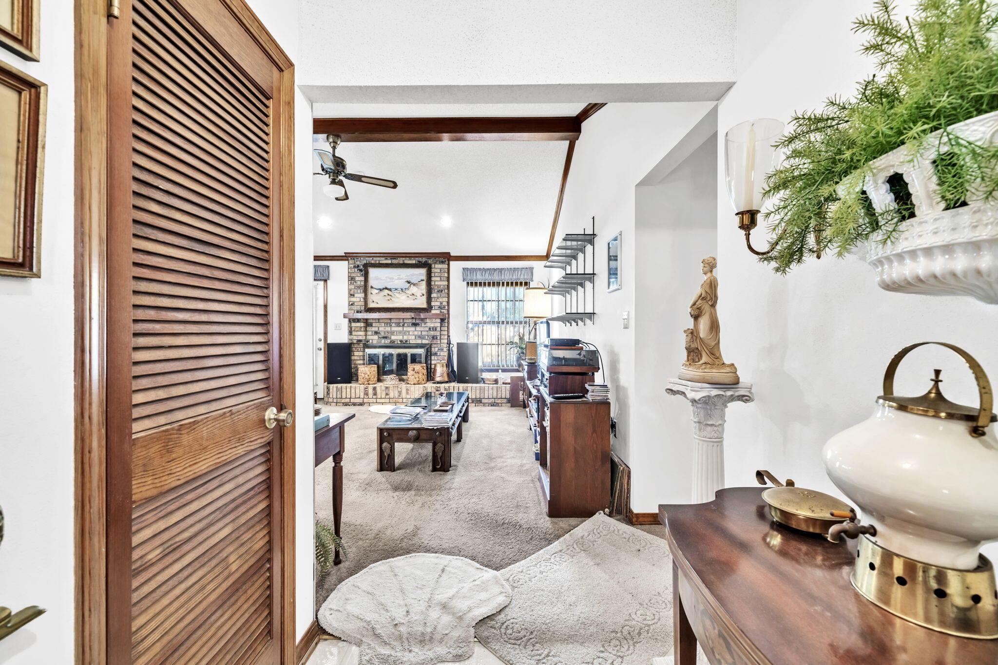 392 Evergreen Circle Destin, FL 32541 - Photo 4 of 32 a living room with furniture window and wooden floor