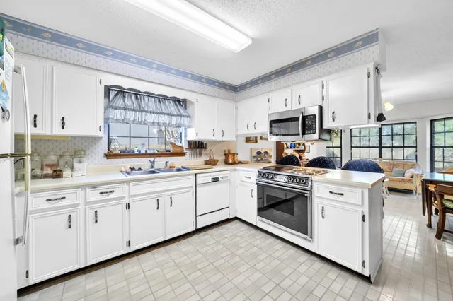 $444,000 | 392 Evergreen Circle, Destin, FL 32541