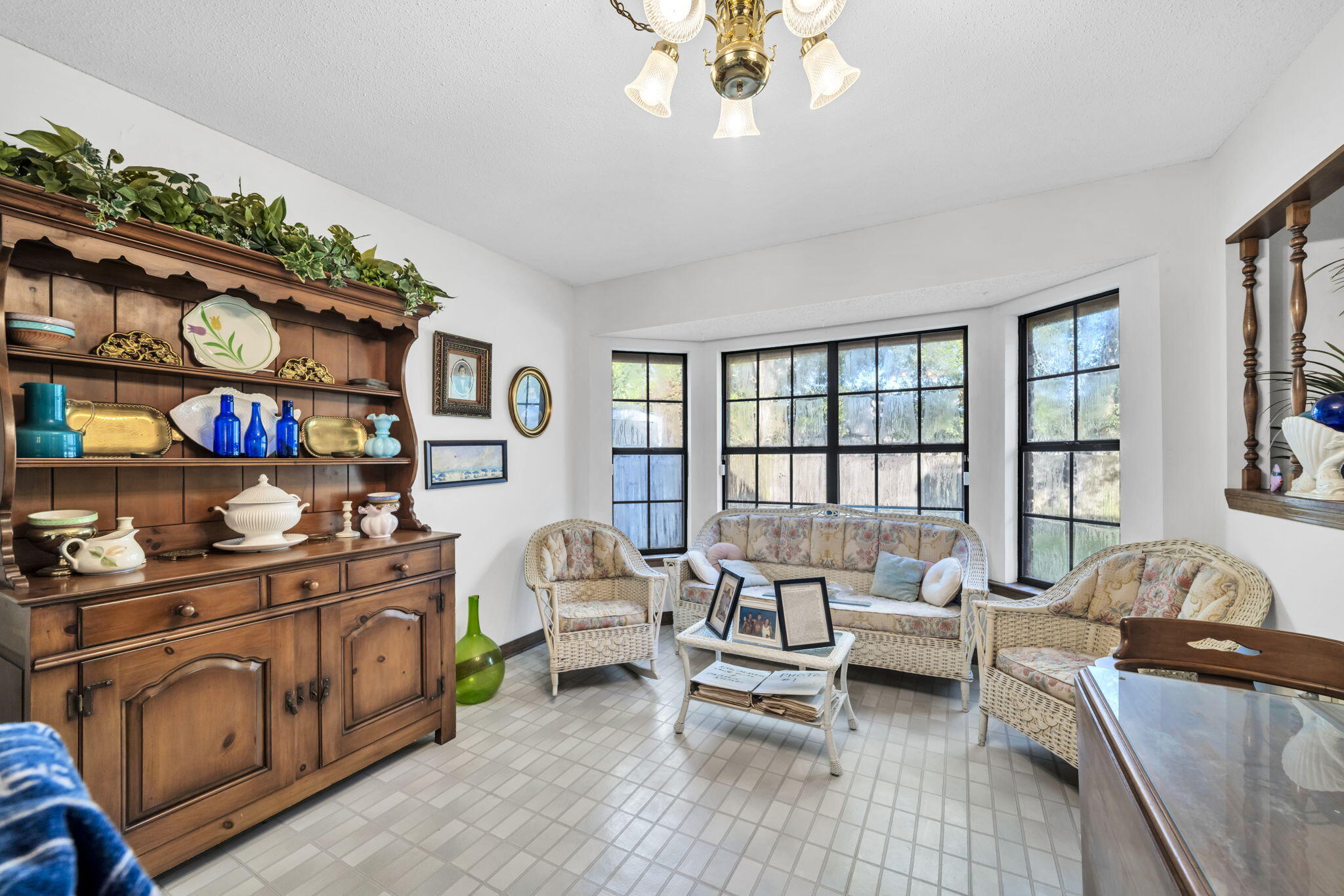392 Evergreen Circle Destin, FL 32541 - Photo 10 of 32 a living room with furniture and a window