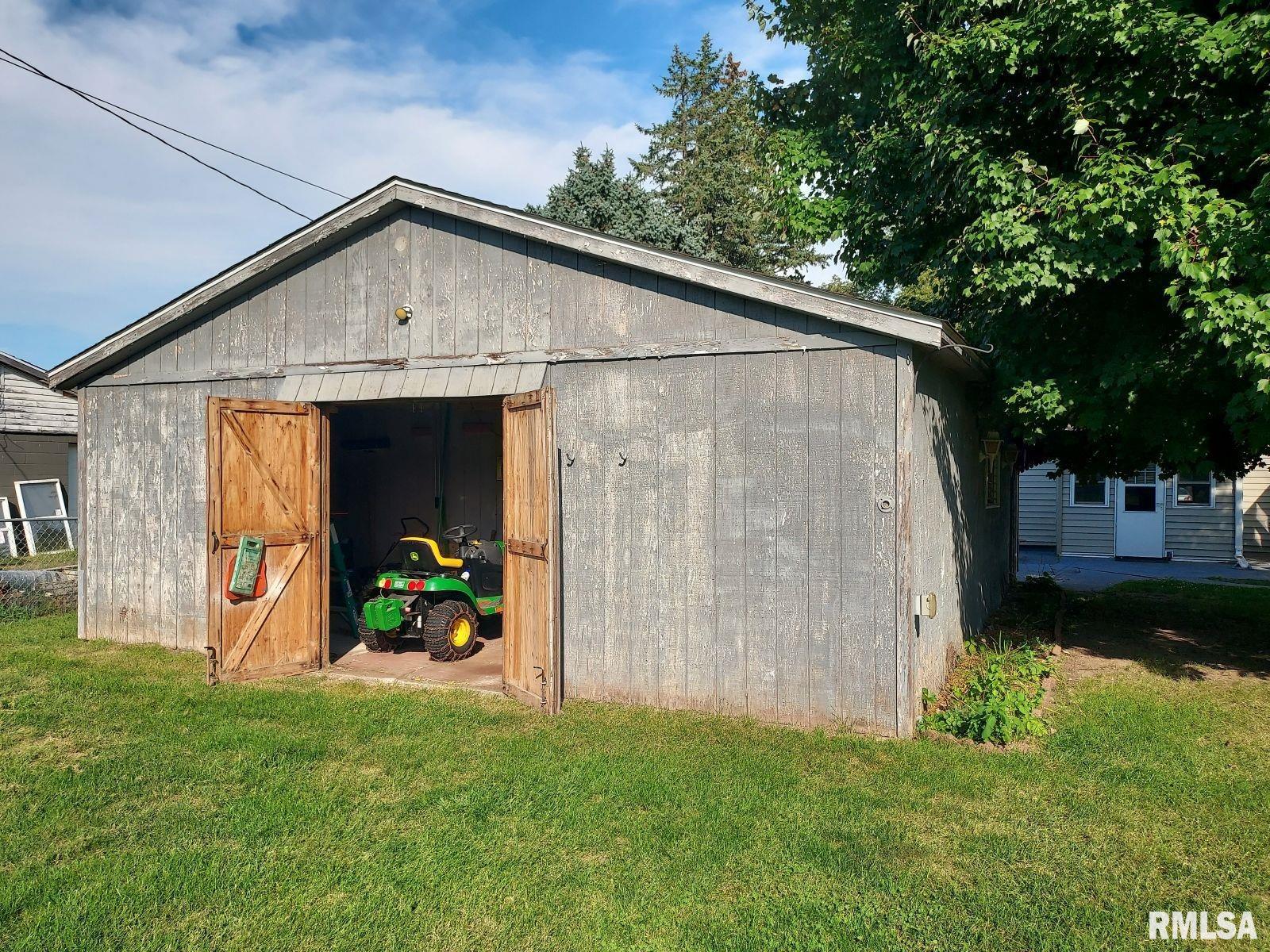 6707 33rd Street Moline, IL 61265 - Photo 7 of 40 Gallery Image 7
