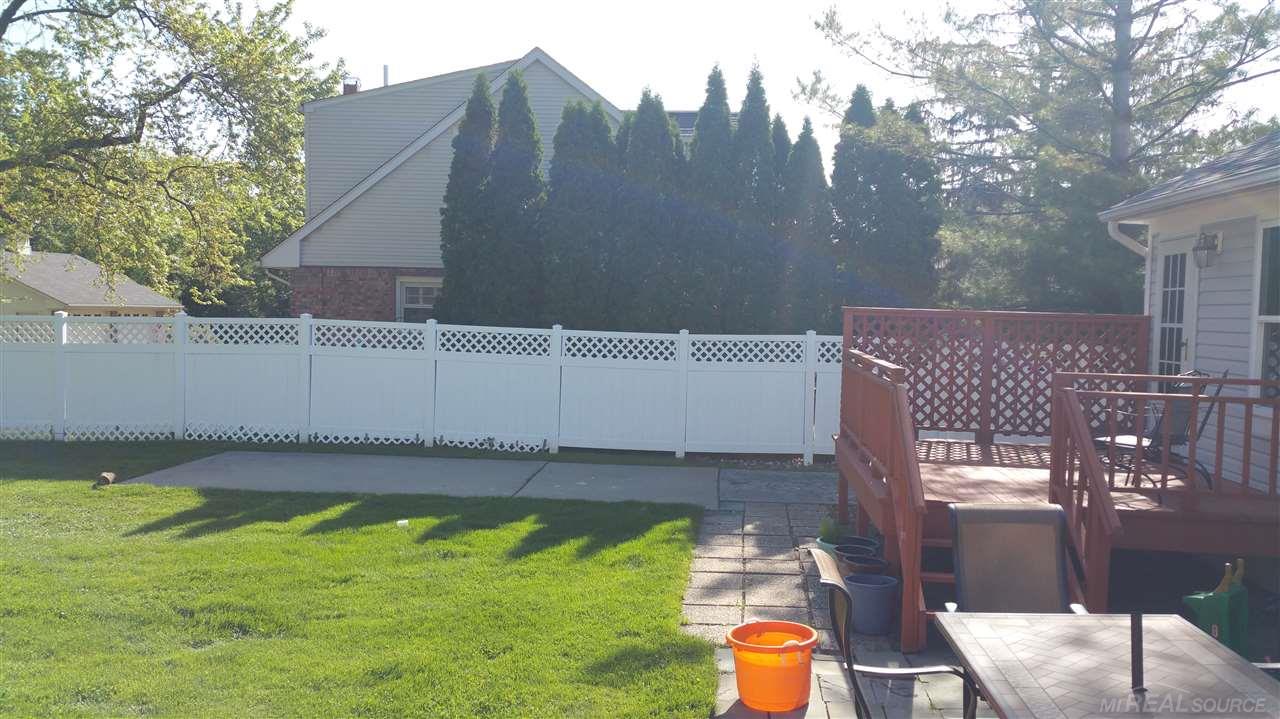 462 South Boulevard Rochester, MI 48307 - Photo 16 of 64 31243782-15.JPG