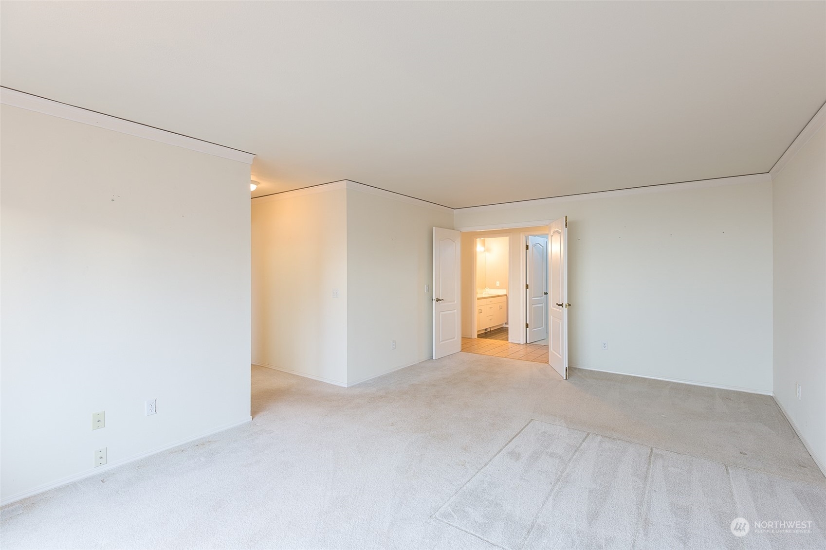 193 Mariners Point Road Sequim, WA 98382 - Photo 12 of 36 a view of an empty room with window