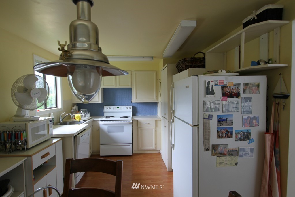 620 Crystal Beach Road Point Roberts, WA 98281 - Photo 8 of 18