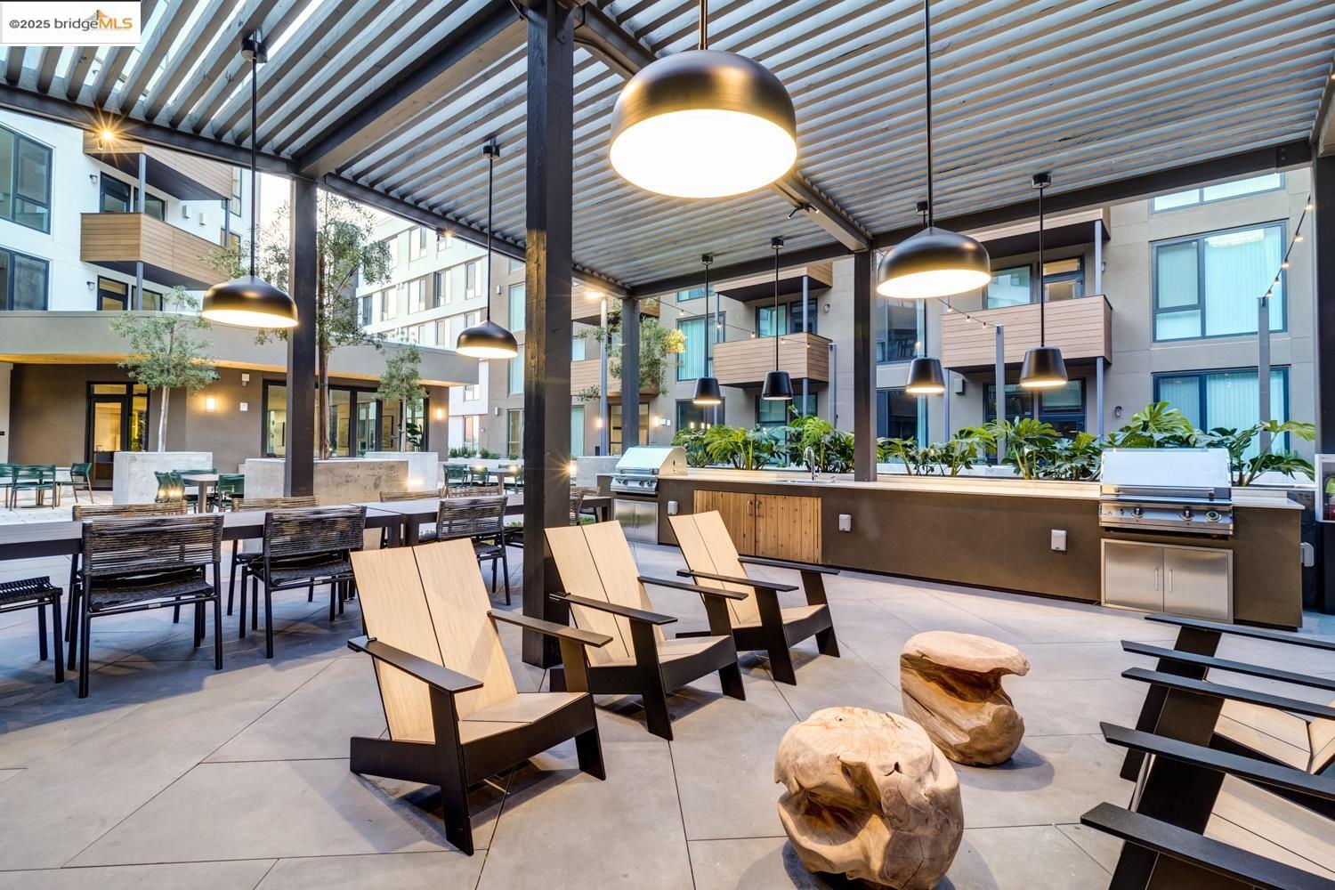 260 Brooklyn Basin Way, Unit 428 Oakland, CA 94606 - Photo 28 of 44 Community lobby featuring a high ceiling