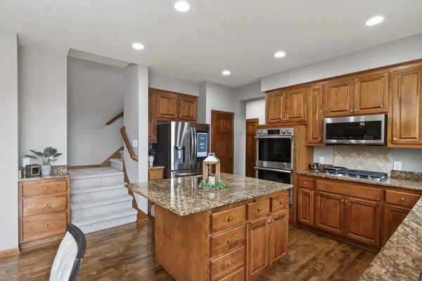 $850,000 | 249 Tristan Drive, Victoria, MN 55331