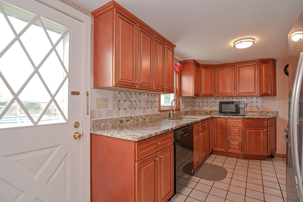 16 Cashman Road Peabody, MA 01960 - Photo 12 of 34