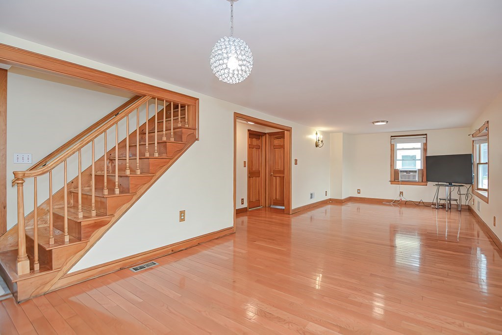 16 Cashman Road Peabody, MA 01960 - Photo 9 of 34