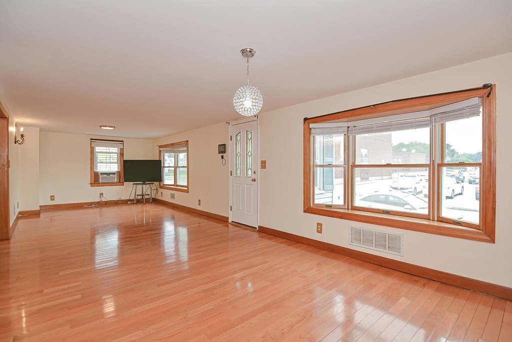 16 Cashman Road Peabody, MA 01960 - Photo 10 of 34