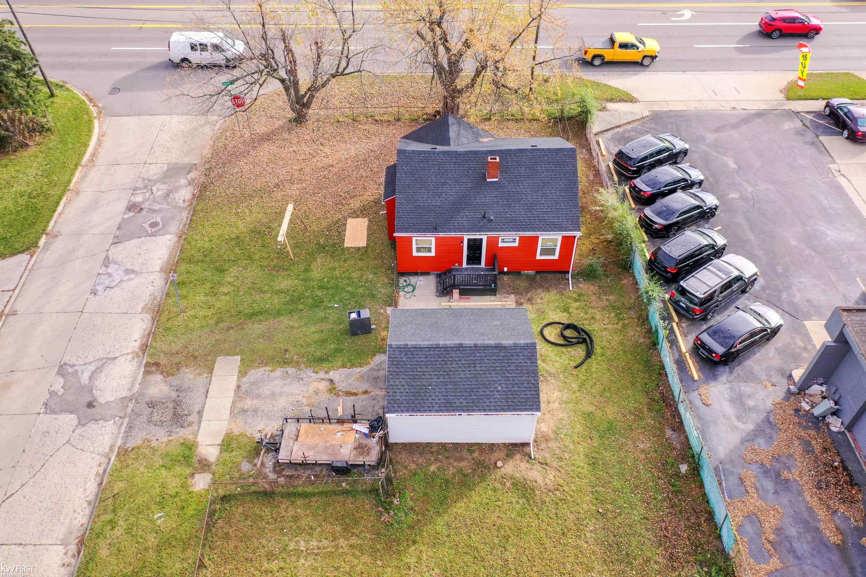 2040 South Center Road Flint, MI 48503 - Photo 32 of 35 50127231-31.JPG