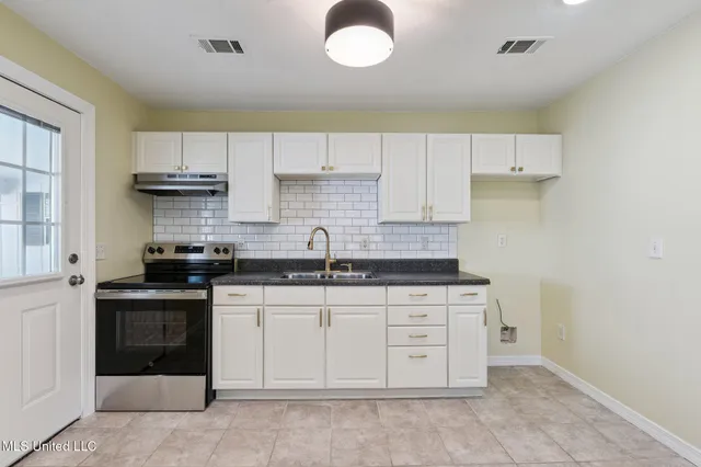 $133,000 | 2410 Tyler Avenue, Pascagoula, MS 39567