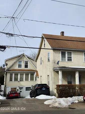 $2,000 | 70 Pemberwick Road, Unit 2R, Greenwich, CT 06831